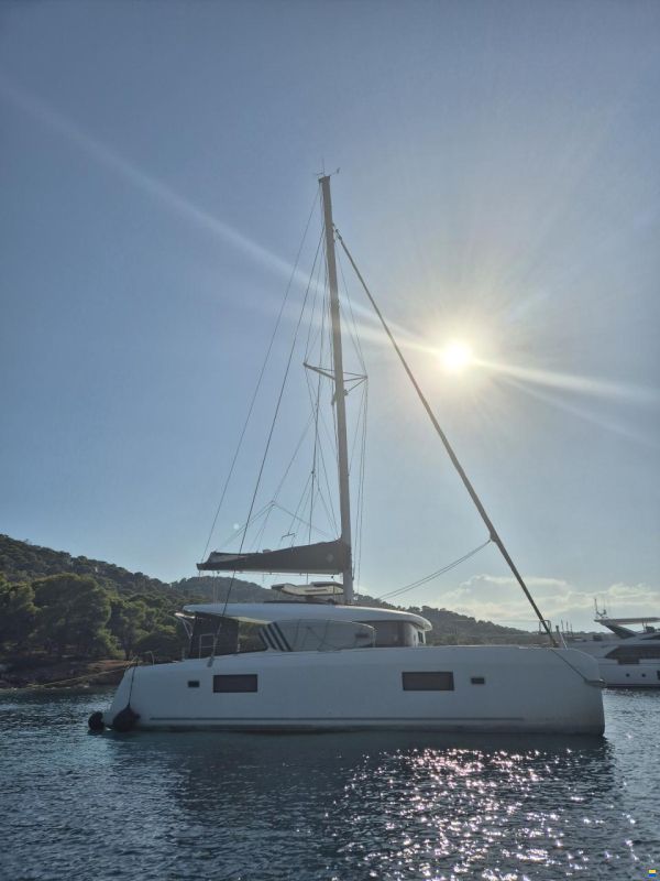 Lagoon 42