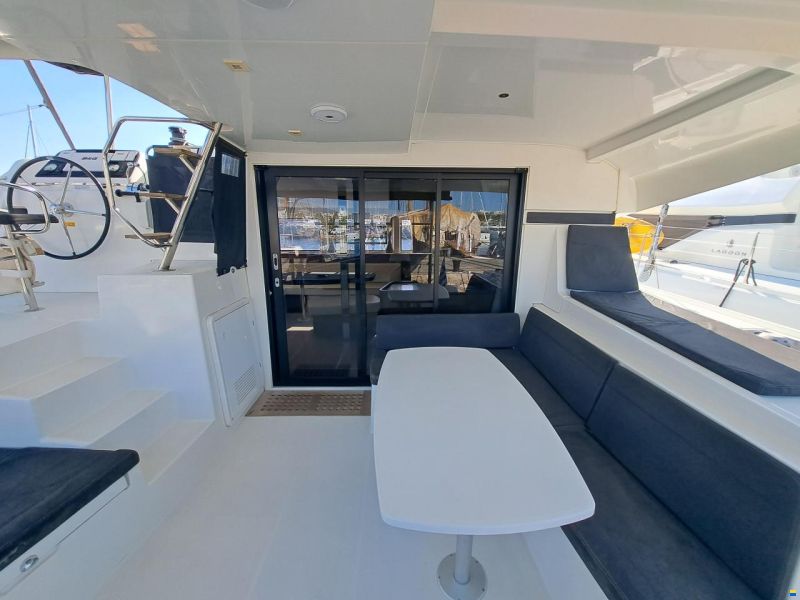 Lagoon 42
