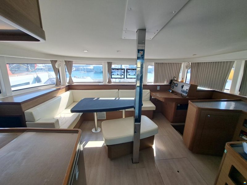 Lagoon 42
