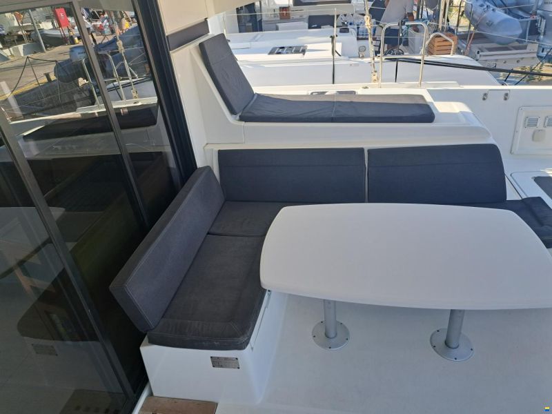 Lagoon 42