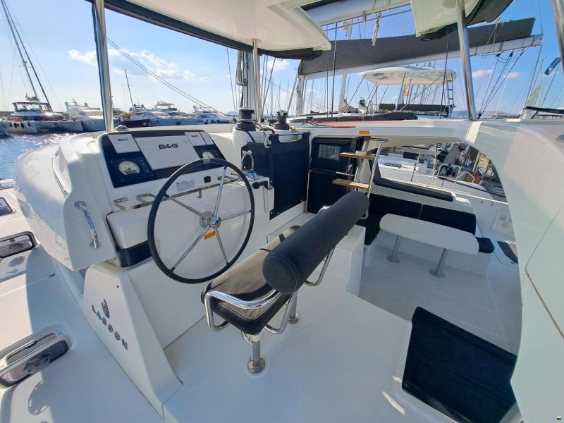 Lagoon 42