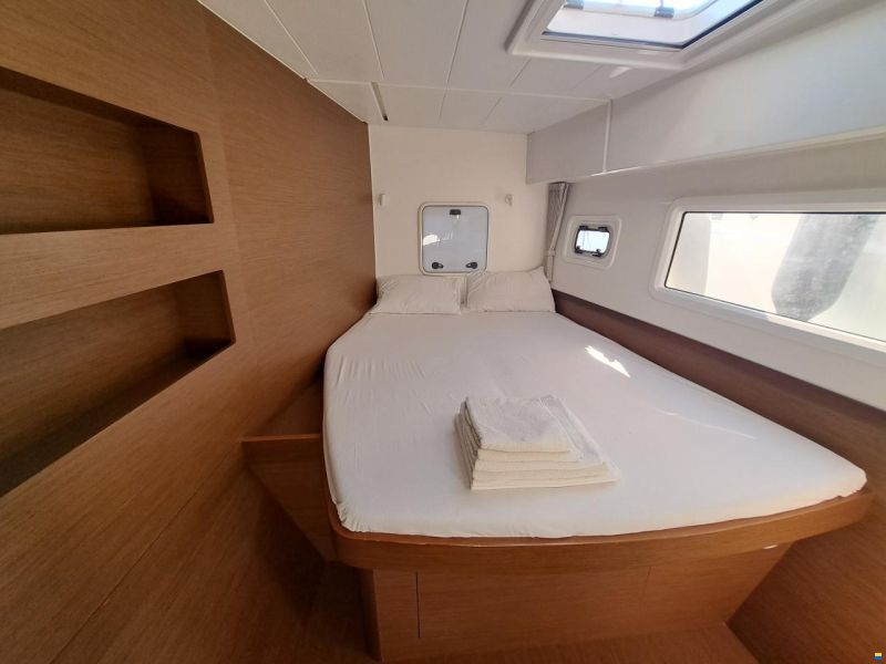 Lagoon 42