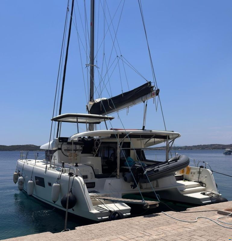 Lagoon 42