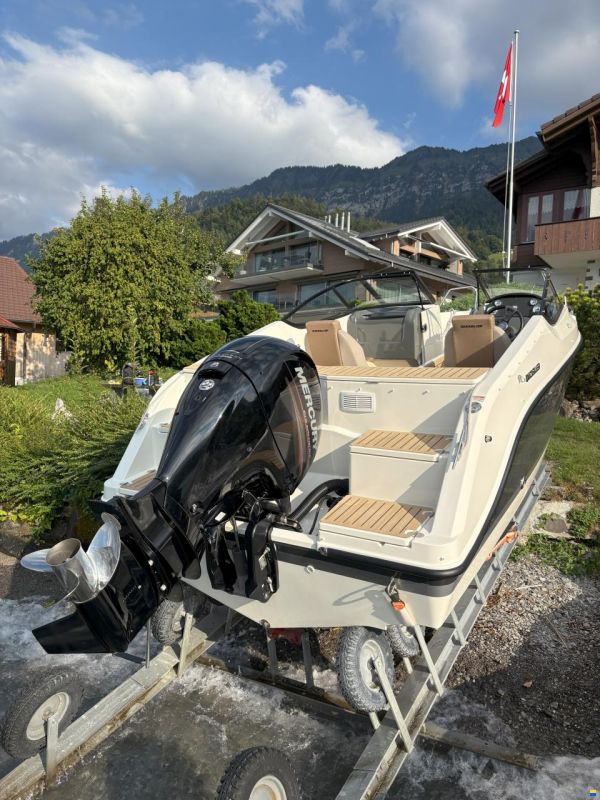 Quicksilver Activ 605 Bowrider