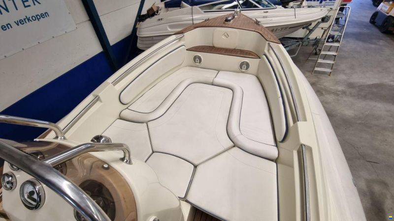 Scanner Envy 710 RIB 300pk met trailer
