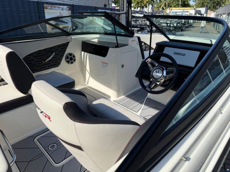 Sea Ray SPX 190 Outboard