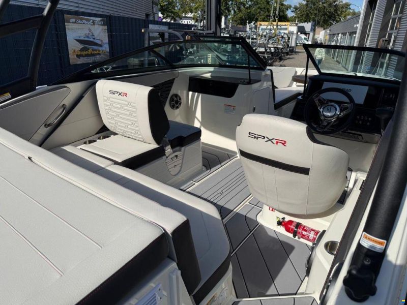 Sea Ray SPX 190 Outboard