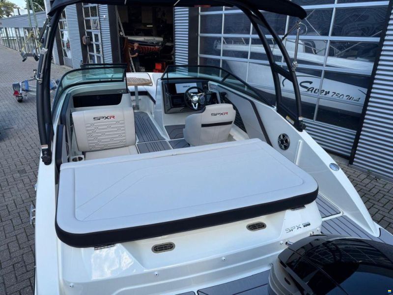 Sea Ray SPX 190 Outboard