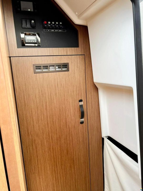 Jeanneau NC 37