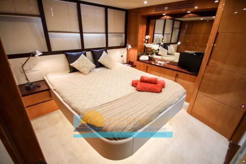 Pershing 56'
