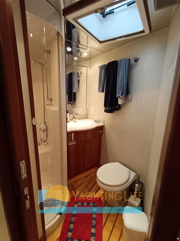 Hatteras 64 Convertible
