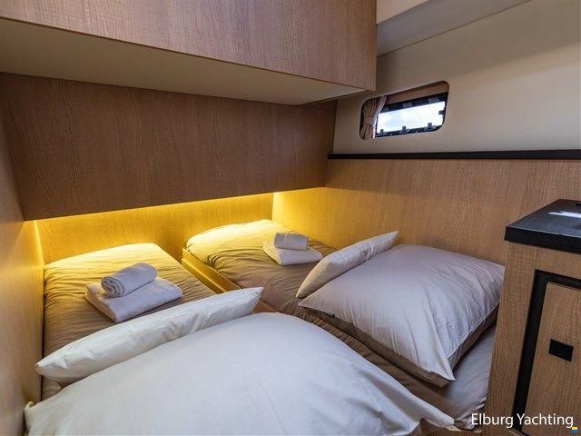 Argos 13.50 - Three Cabin - Sunroof