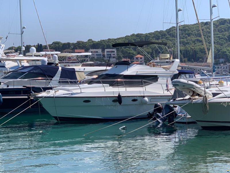 Azimut Flybridge 37