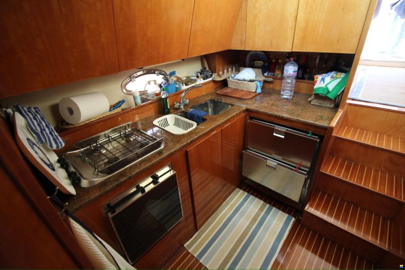 Azimut Flybridge 37