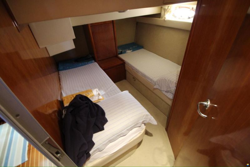 Azimut Flybridge 37
