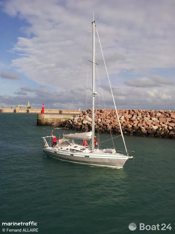 Alubat Ovni 435