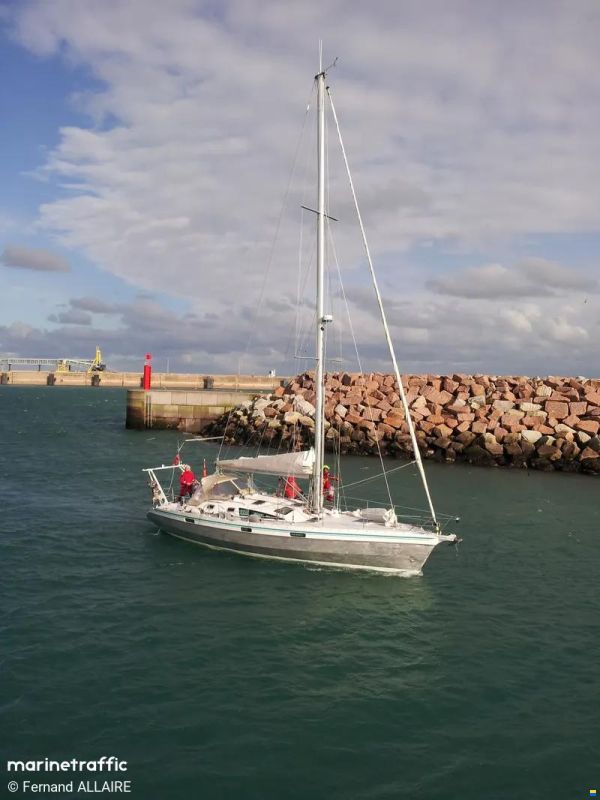 Alubat Ovni 435