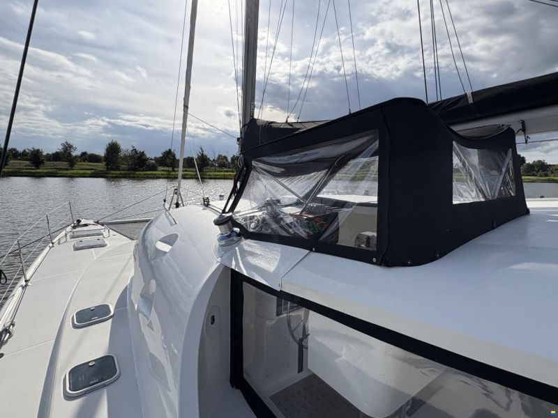 Lagoon 410