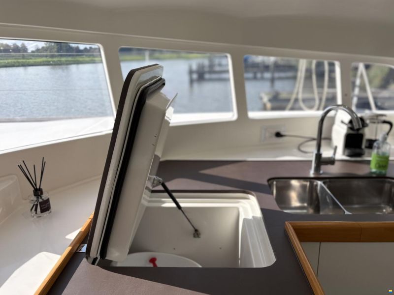 Lagoon 410