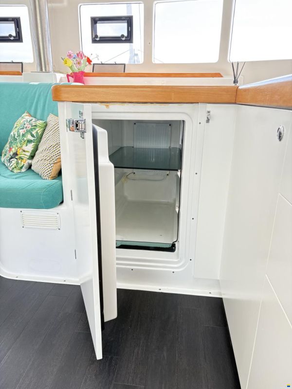 Lagoon 410