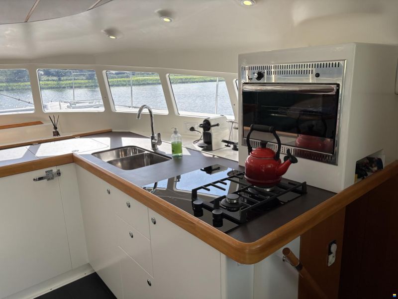 Lagoon 410