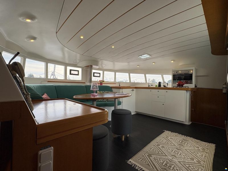 Lagoon 410