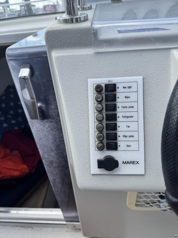 Marex 7100 Sport Cruiser