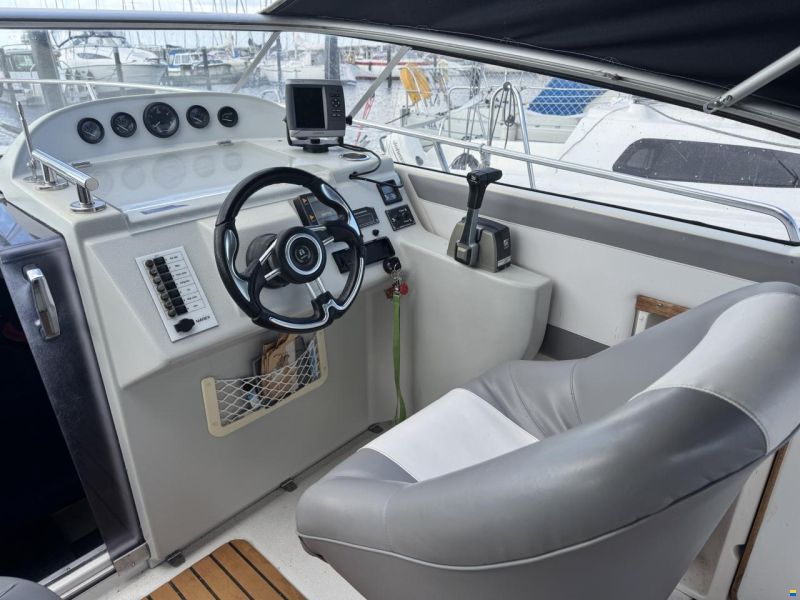 Marex 7100 Sport Cruiser
