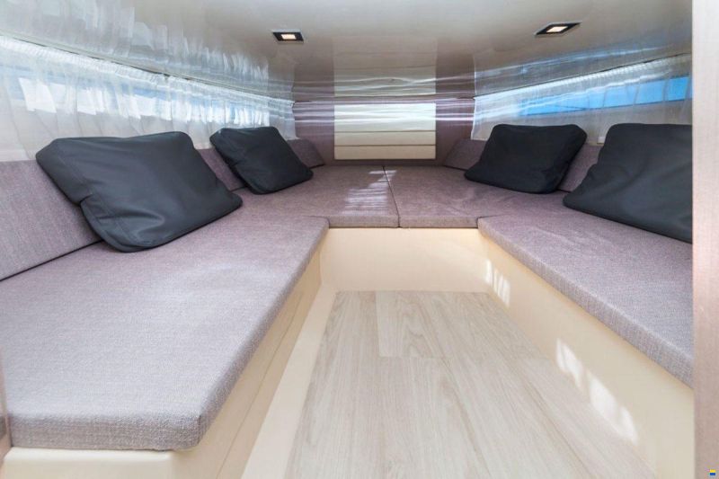 Invictus 280GT