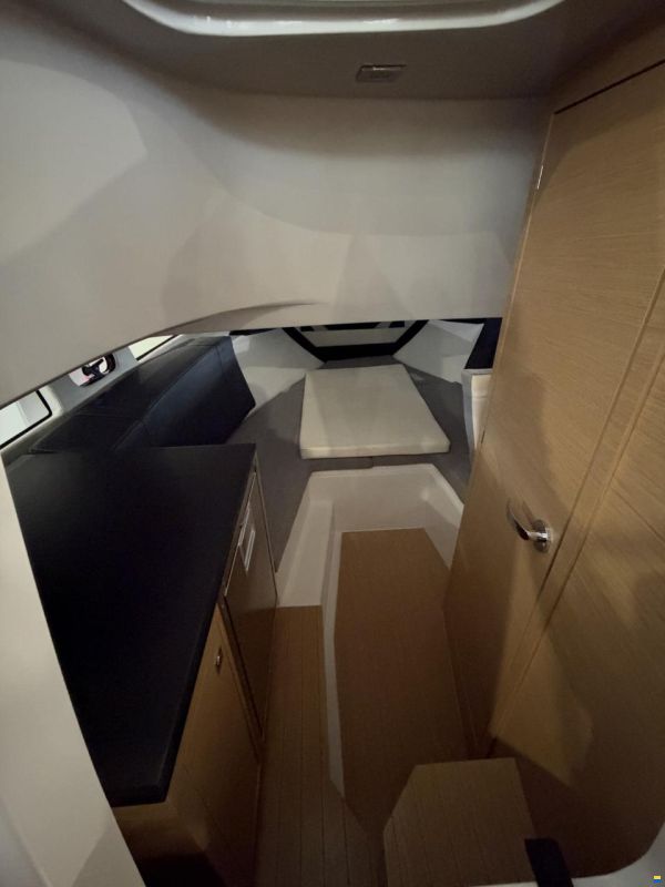 Sessa Key Largo 27 Inboard