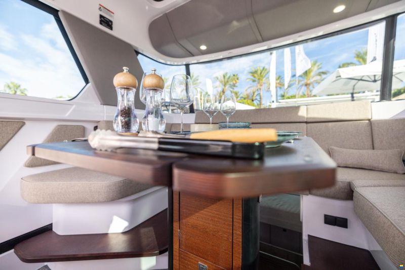 Axopar 45 Cross Cabin