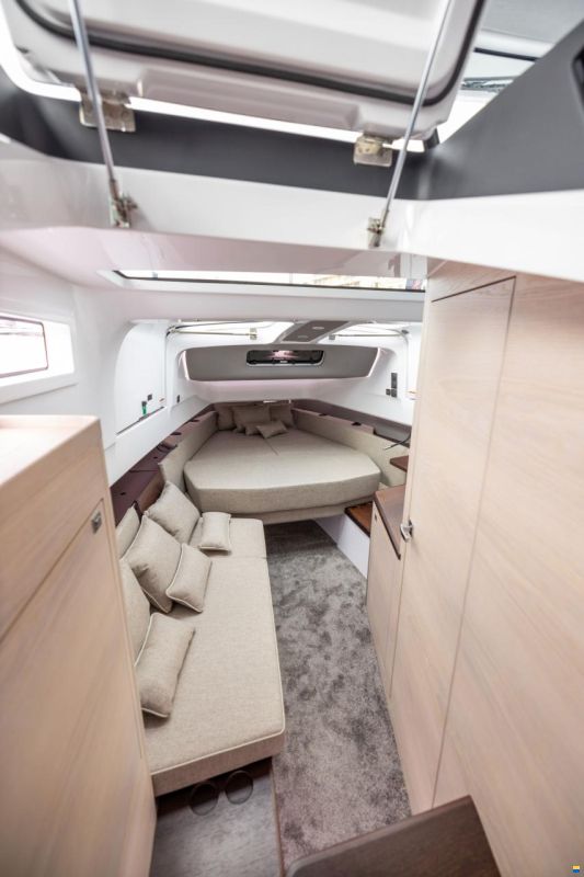 Axopar 45 Cross Cabin