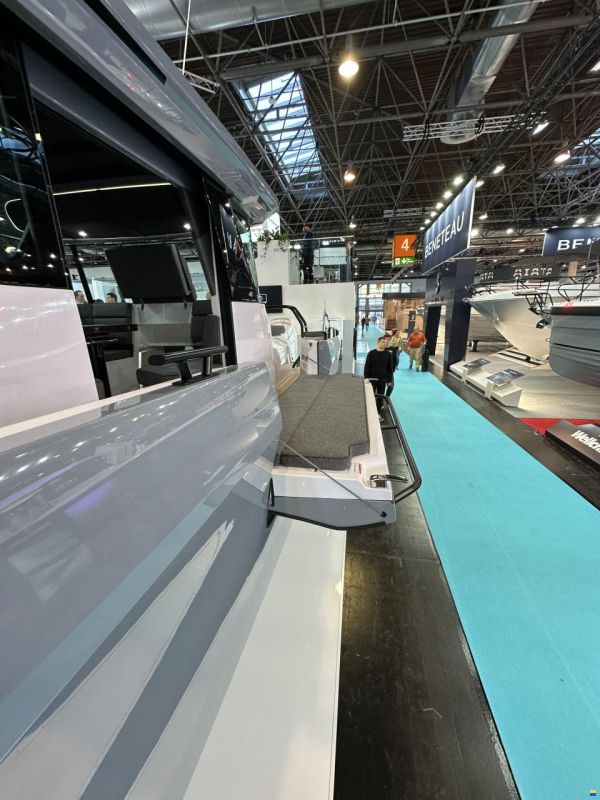 Axopar 45 Cross Cabin