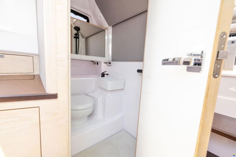 Axopar 45 Cross Cabin