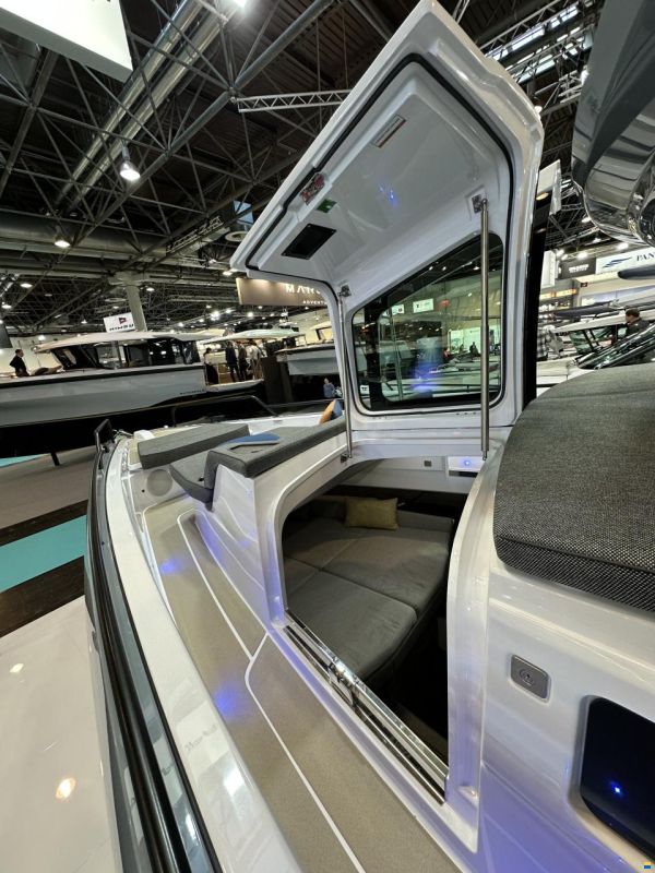 Axopar 45 Cross Cabin