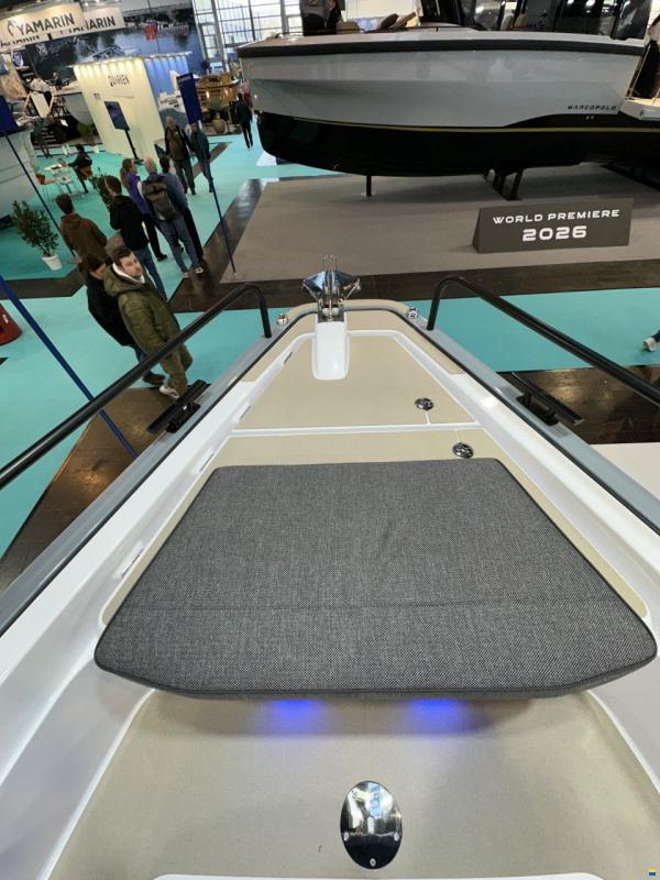 Axopar 45 Cross Cabin