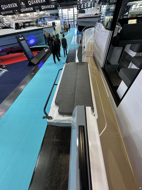 Axopar 45 Cross Cabin