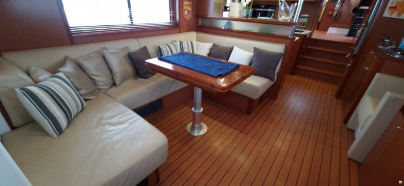 Beneteau Trawler 52
