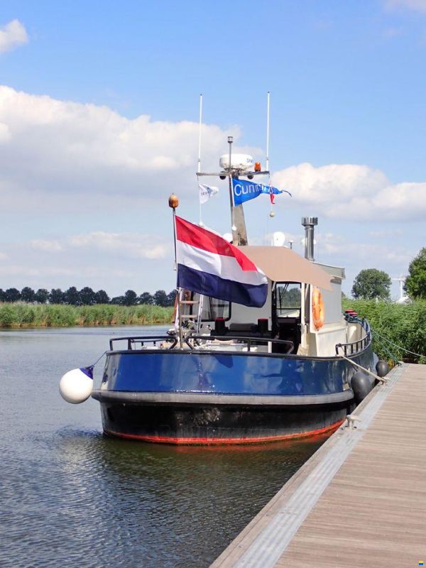 ex Patrouille vaartuig / Varend Woonschi