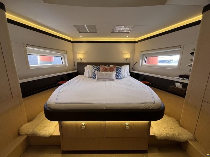 Beneteau OCEANIS YACHT 62