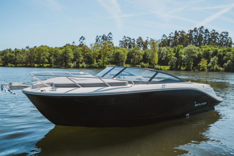 Bayliner C21i Cuddy IB Premiere