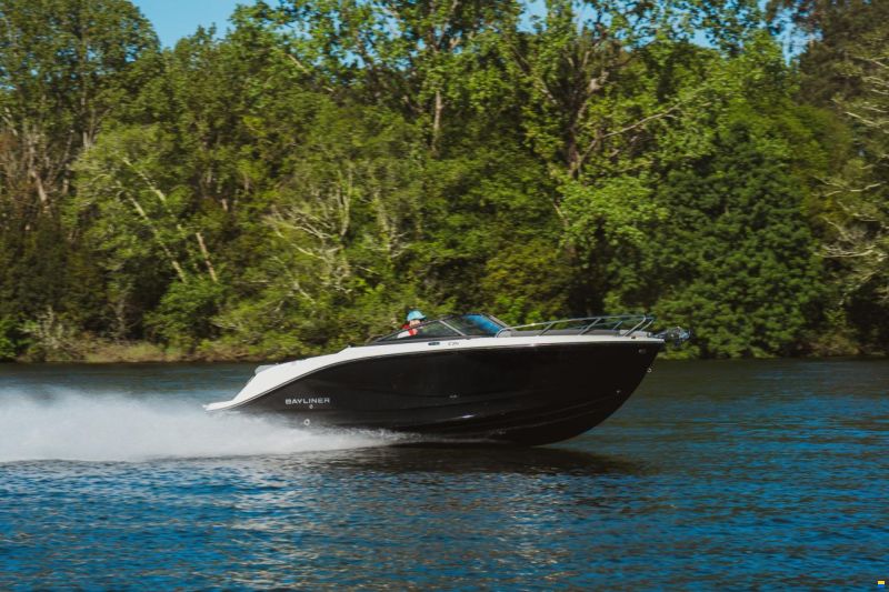 Bayliner C21i Cuddy IB Premiere