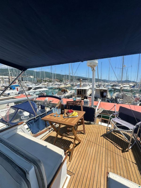 American Marine Grand Banks 36