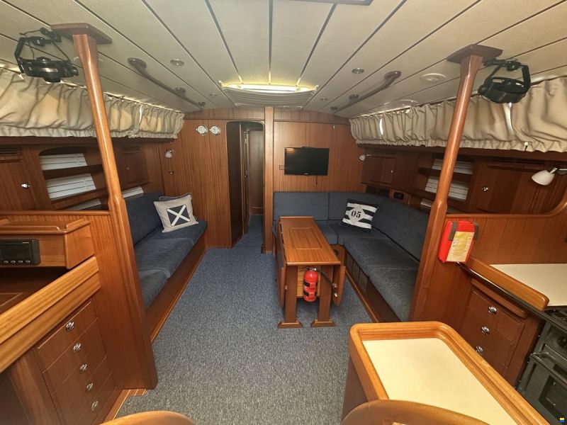 Hallberg-Rassy 48