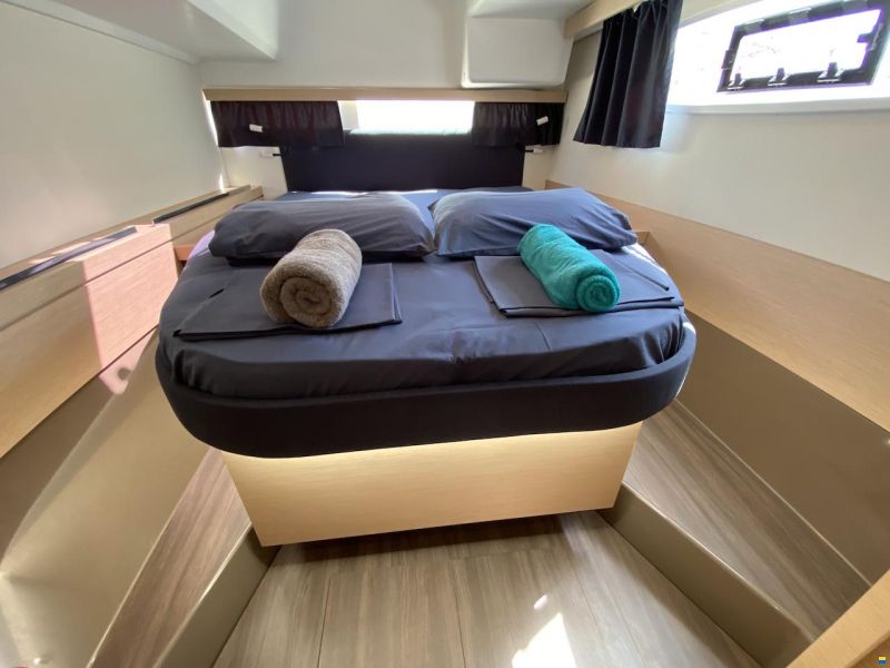 Fountaine Pajot LUCIA 40