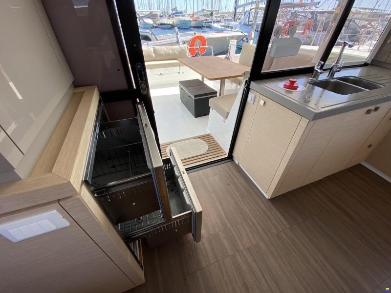 Fountaine Pajot LUCIA 40