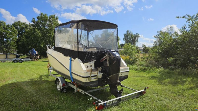 Quicksilver Activ 555 Cabin