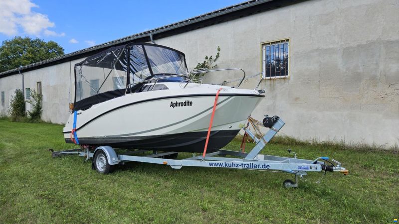 Quicksilver Activ 555 Cabin