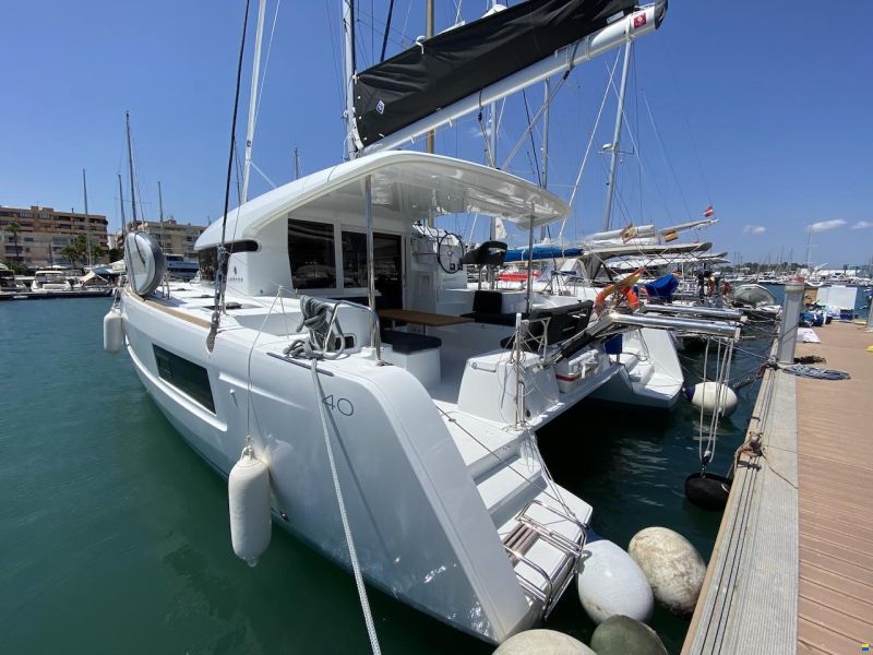 Lagoon 40
