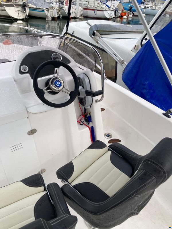 B2 Marine Cap Ferret